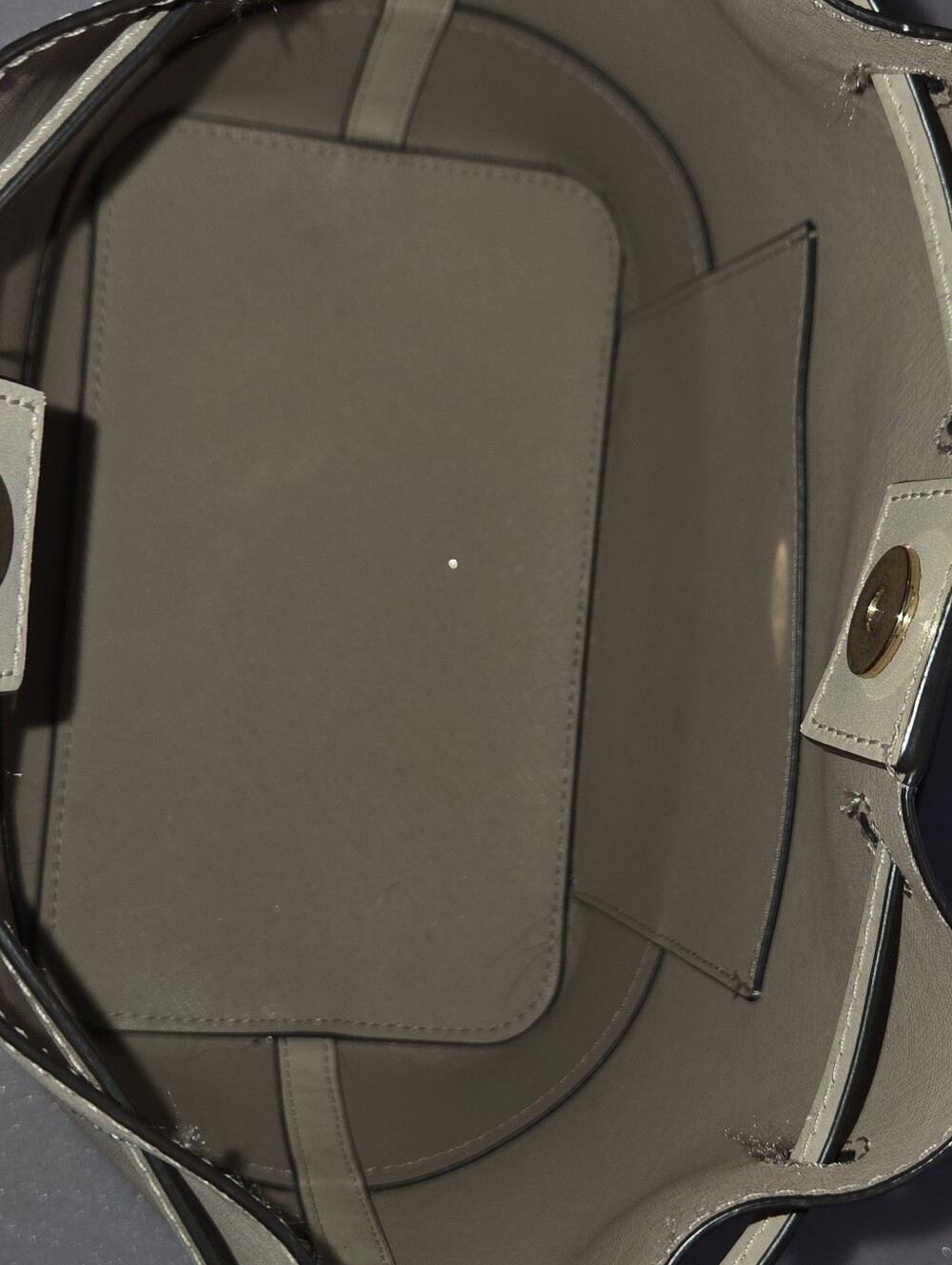 Michael Kors Trista MD Bucket Bag - Picture 3 of 11